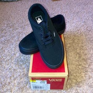 Vans 🆕👟Kids Unisex Doheny Black Sneakers Size 2